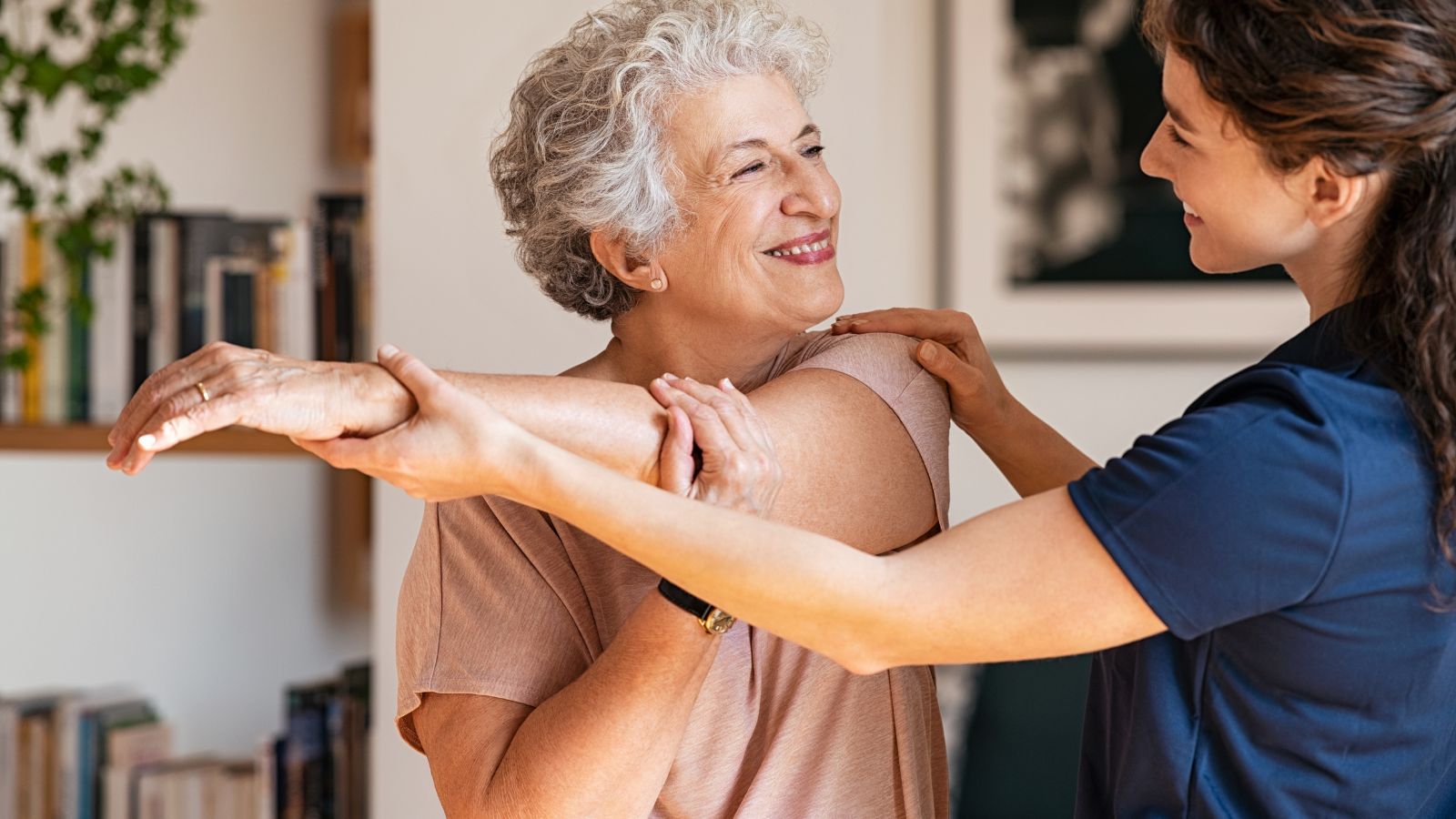 Helping Seniors With Personal Care Aide in Houston